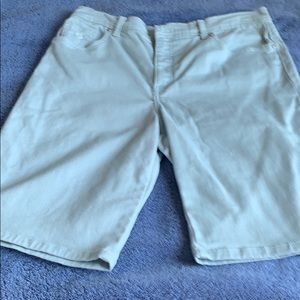 Womens Bermuda shorts